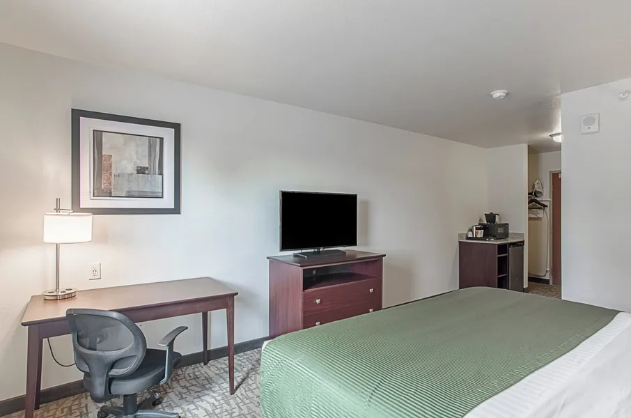 Cobblestone Inn & Suites - Guernsey hotel detail image 6
