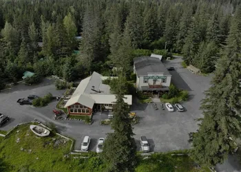 Exit Glacier Lodge hotel thumbnail 2