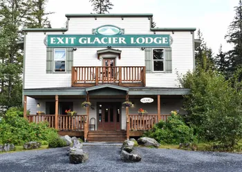 Exit Glacier Lodge hotel thumbnail 4