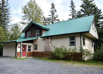 Exit Glacier Lodge hotel thumbnail 8
