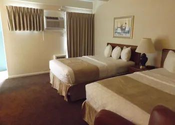 Windjammer Lodge hotel thumbnail 3