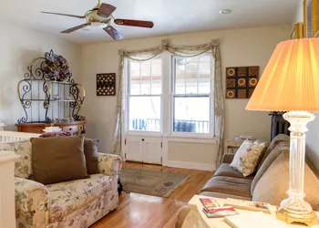Gaslight Bed and Breakfast hotel thumbnail 6