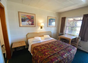 Western Hills Motel hotel thumbnail 8