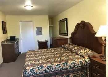 Hacienda Motel hotel thumbnail 3