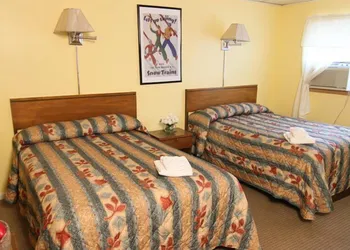 Moore's Motel hotel thumbnail 4