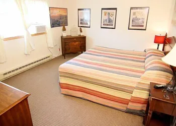 Moore's Motel hotel thumbnail 5