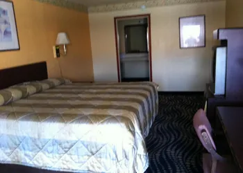 Delux inn hotel thumbnail 5