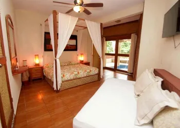 Hotel Villas Las Azucenas hotel thumbnail 8