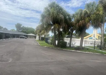 Flamingo Inn hotel thumbnail 3