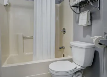 Canaan Motel hotel thumbnail 3