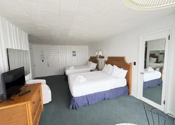 Harris Sea Ranch hotel thumbnail 5