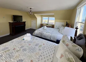 Harris Sea Ranch hotel thumbnail 7