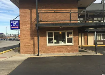 Midway Inn & Suites hotel thumbnail 2