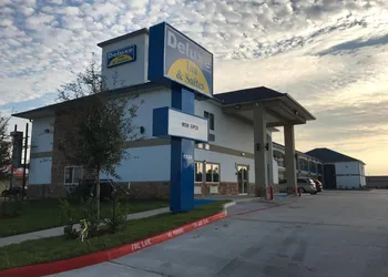 Deluxe Inn & Suites Baytown hotel thumbnail 4