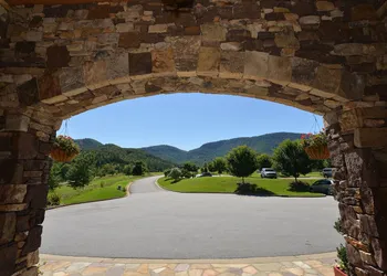 Bright's Creek Lodge hotel thumbnail 5