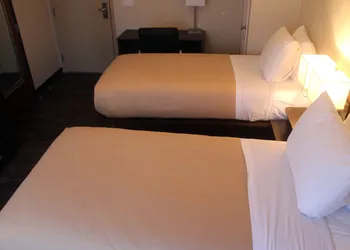 Shale Lodge Three Rivers hotel thumbnail 4