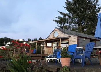 Wheeler on the Bay Lodge & Marina hotel thumbnail 5