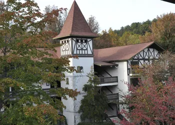 Helendorf River Inn, Suites & Conference Center hotel thumbnail 2