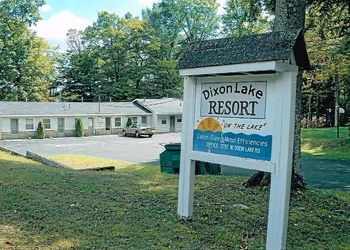 Dixon Lake Resort hotel thumbnail 5