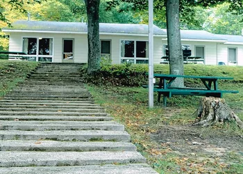 Dixon Lake Resort hotel thumbnail 6