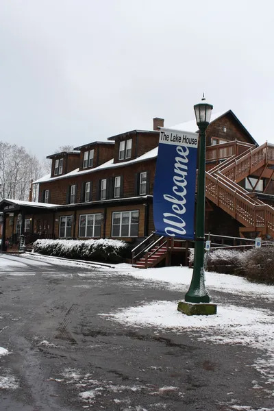 Lake House hotel detail image 2