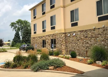 Country View Inn & Suites hotel thumbnail 2