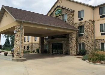 Country View Inn & Suites hotel thumbnail 4
