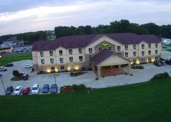 Country View Inn & Suites hotel thumbnail 6