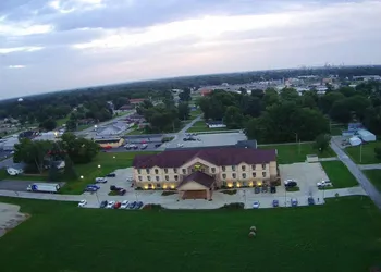 Country View Inn & Suites hotel thumbnail 7