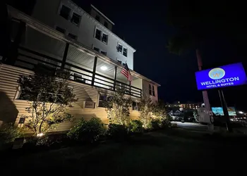 The Wellington Hotel & Suites Oceanblock hotel thumbnail 2