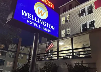 The Wellington Hotel & Suites Oceanblock hotel thumbnail 3