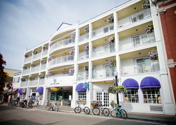 Lilac Tree Suites hotel thumbnail 4