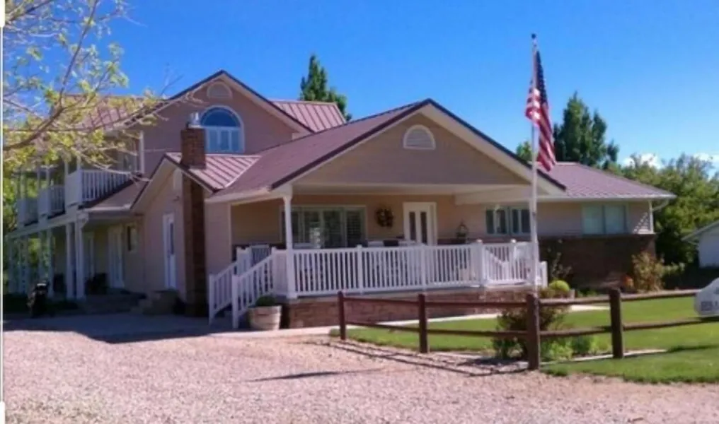 Bryce Canyon Livery Bed & Breakfast hotel detail image 2