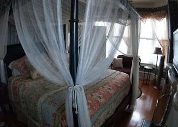 Roussell's Garden Bed & Breakfast hotel thumbnail 7