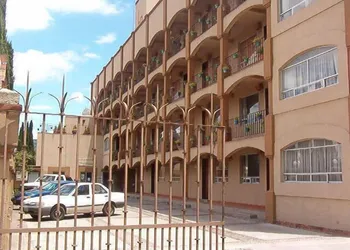 Hotel La Posada hotel thumbnail 2