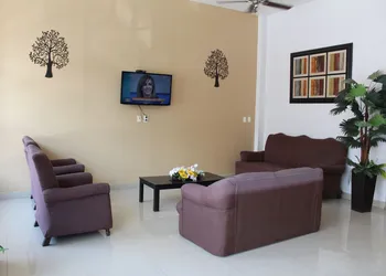 Hotel El Roble hotel thumbnail 4