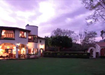 Casa Bugambilia hotel thumbnail 2
