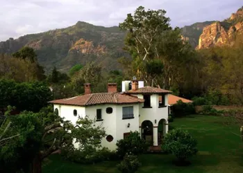 Casa Bugambilia hotel thumbnail 3