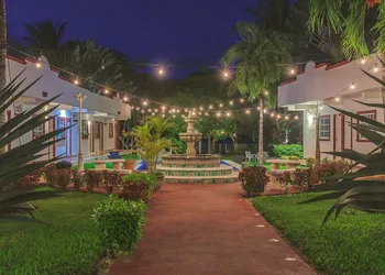 Hotel Lagoon hotel thumbnail 2