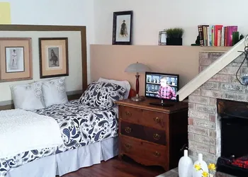 Opus 74 Bed & Breakfast hotel thumbnail 4