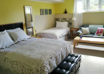 Opus 74 Bed & Breakfast hotel thumbnail 5