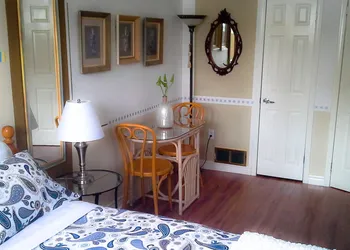 Opus 74 Bed & Breakfast hotel thumbnail 7
