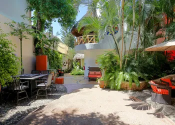Hotel Vogue hotel thumbnail 4