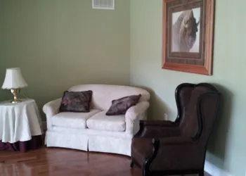 Harvelle House Bed & Breakfast hotel thumbnail 2