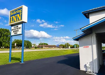 Sebring Inn hotel thumbnail 3
