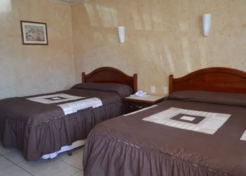 Hotel & Suites Marrod hotel thumbnail 4