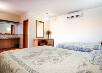 Hotel & Suites Marrod hotel thumbnail 5