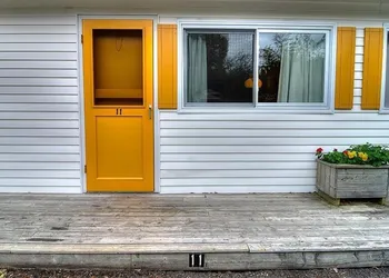 Picket Fence Motel hotel thumbnail 5