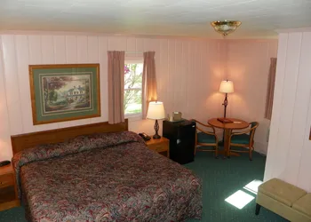 Rainbow Motel hotel thumbnail 6