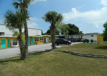 Tropizar Motel hotel thumbnail 2